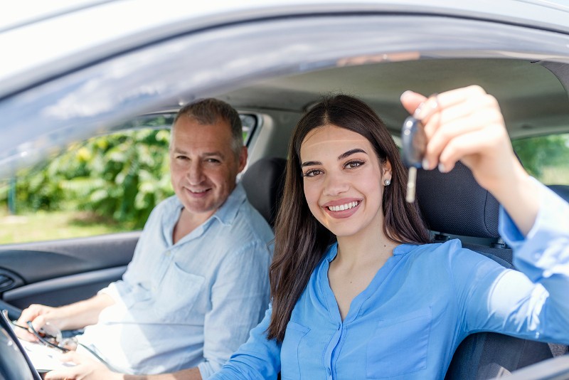 Autorijschool Rijles Academy Gratis Proefles ! Aanmelden